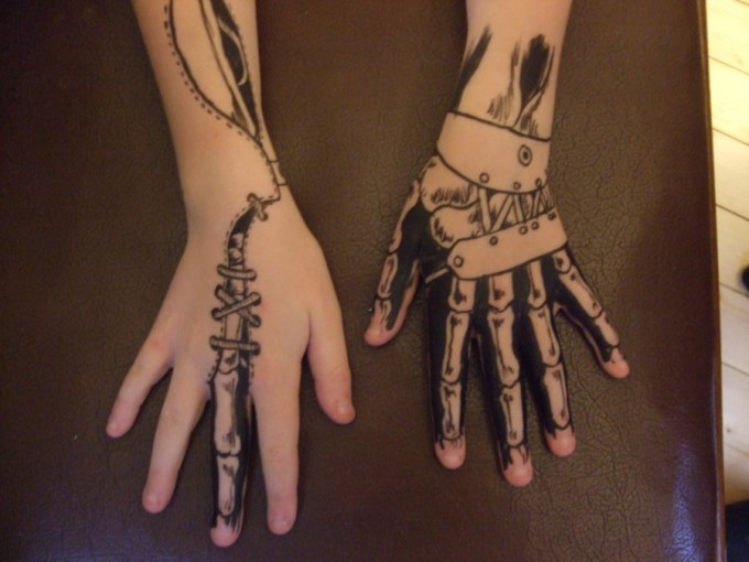 Twin Hands Heena Tattoo 2015