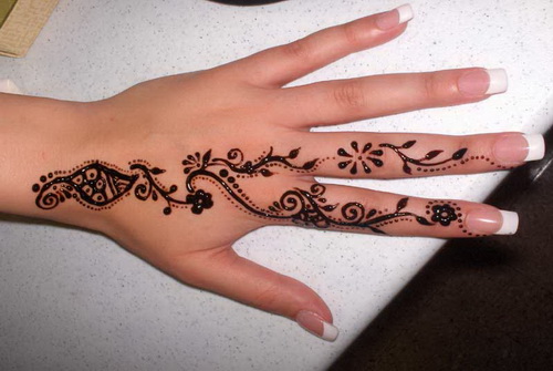 cute finger tattoo ideas and henna tattoo