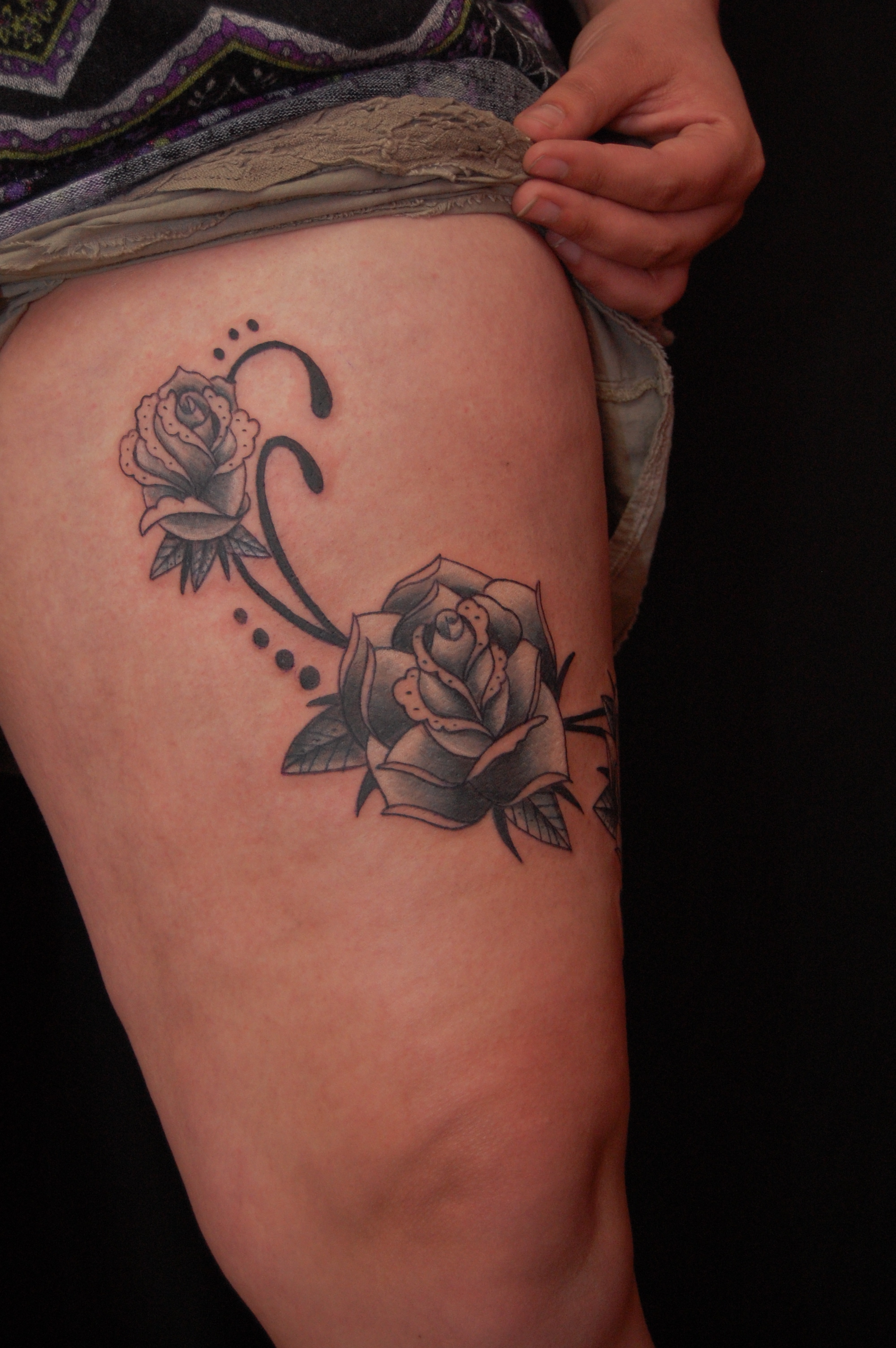 Cool flower thigh tattoos for women 2015