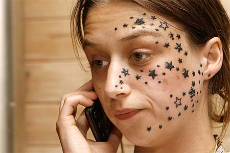 Girls Star Tattoo Style on Face