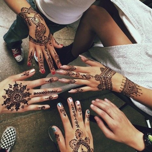 Best henna tattoos on multi- hand 2016