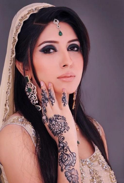henna-mehndi-arm-tattoo-design-for-girls