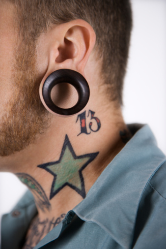 star-tattoos-ideas-men-neck